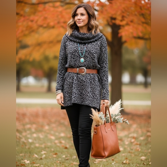 Sweater - Picture 2 of 16